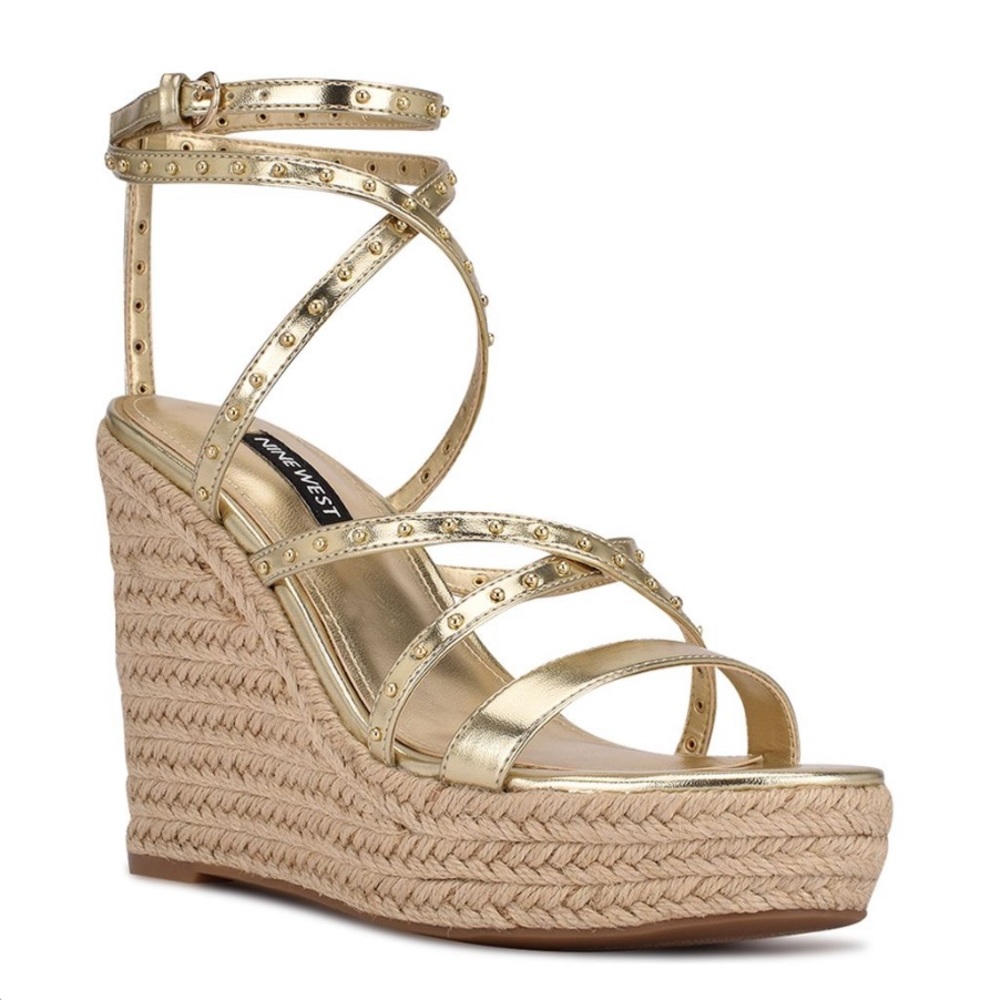 NWT gold Nine West 4.5” straw heel wedges, studded straps, ankle strap w/buckle